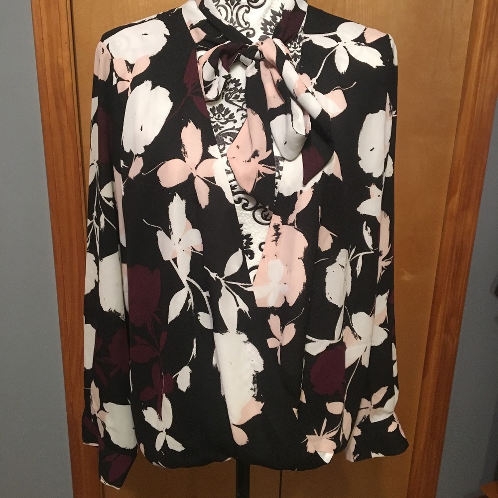 L Vince Camuto Floral Wrap Neck Tie Blouse
